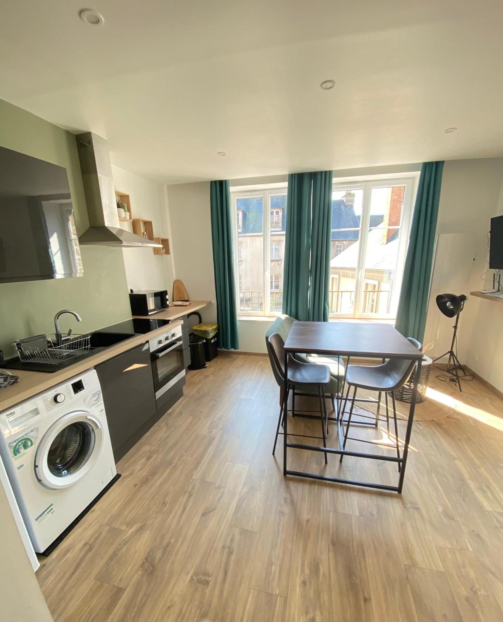 Joli Appartement F2 Plein Centre Coutances Eksteriør billede